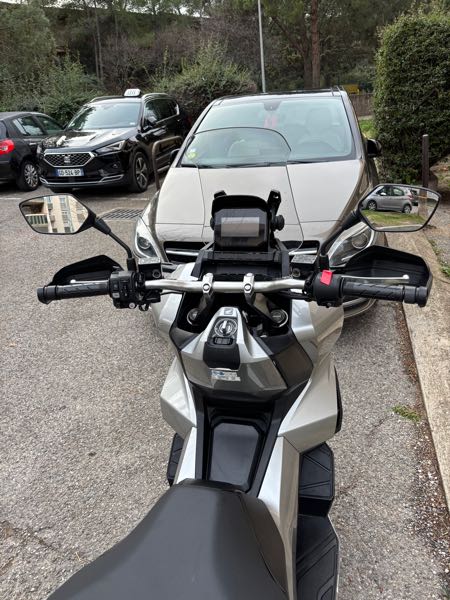 HONDA ADV