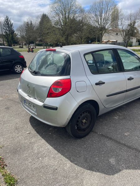 Renault Clio III (2) COLLECTION 1.2 16V 75 ALIZE 5P