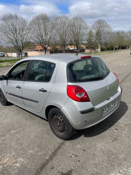 Renault Clio III (2) COLLECTION 1.2 16V 75 ALIZE 5P