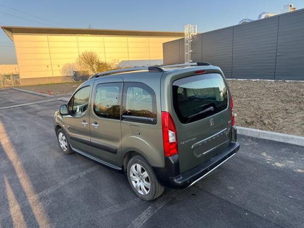 Peugeot Partner Tepee II 1.6 HDI 90 OUTDOOR PACK