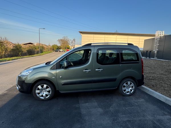 Peugeot Partner Tepee II 1.6 HDI 90 OUTDOOR PACK