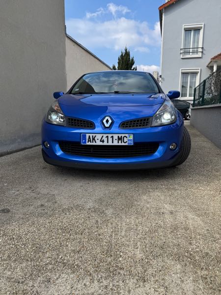 Renault Clio III (2) 2.0 16V 203 RS 20TH