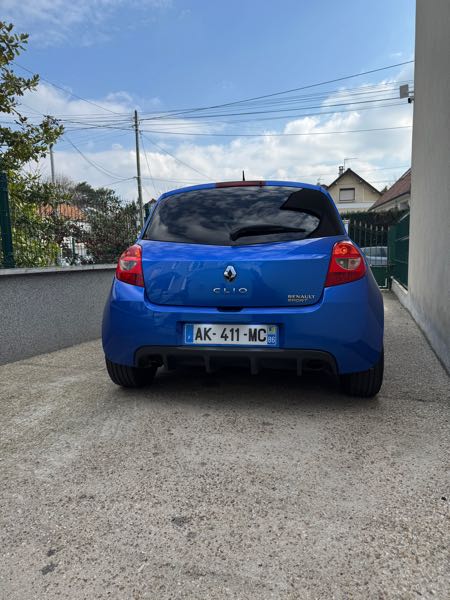 Renault Clio III (2) 2.0 16V 203 RS 20TH