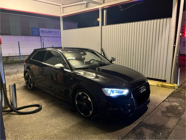 Audi A3 III (2) BERLINE 2.0 TDI 184 S LINE