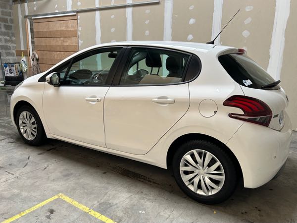 Peugeot 208 (2) 1.6 BLUEHDI 75 ACTIVE 5P