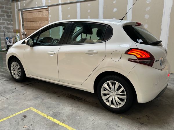 Peugeot 208 (2) 1.6 BLUEHDI 75 ACTIVE 5P