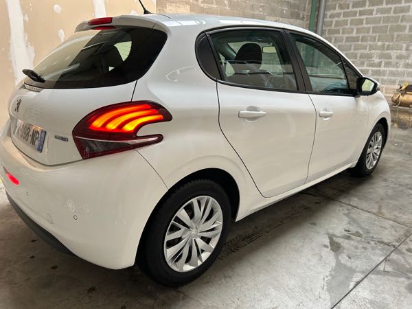 Peugeot 208 (2) 1.6 BLUEHDI 75 ACTIVE 5P