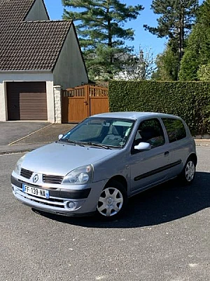 Renault Clio III (2) 1.2 16V 75 AUTHENTIQUE 3P EURO5