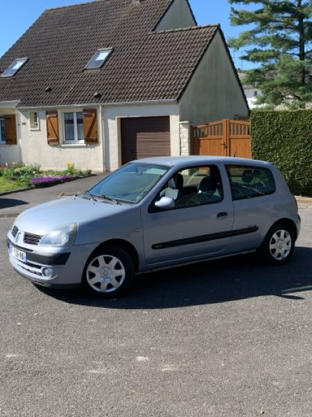 Renault Clio III (2) 1.2 16V 75 AUTHENTIQUE 3P EURO5