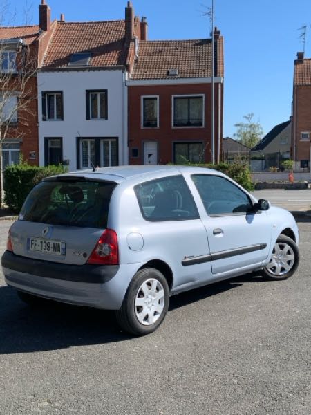 Renault Clio III (2) 1.2 16V 75 AUTHENTIQUE 3P EURO5