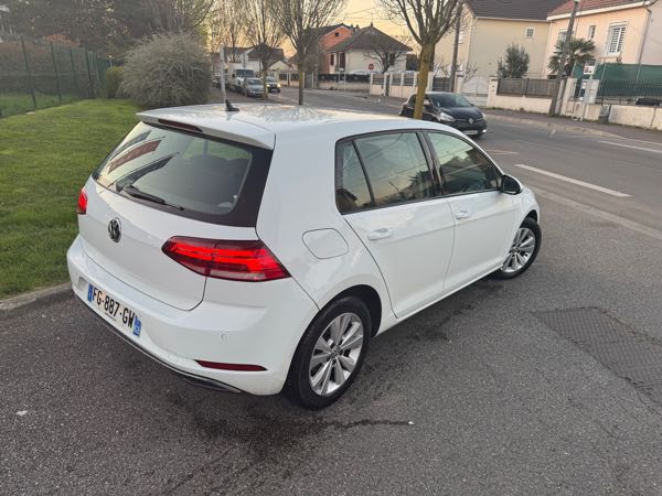 Volkswagen Golf VII (2) 1.6 TDI 115 BLUEMOTION TECHNOLOGY CONFORTLINE 5P