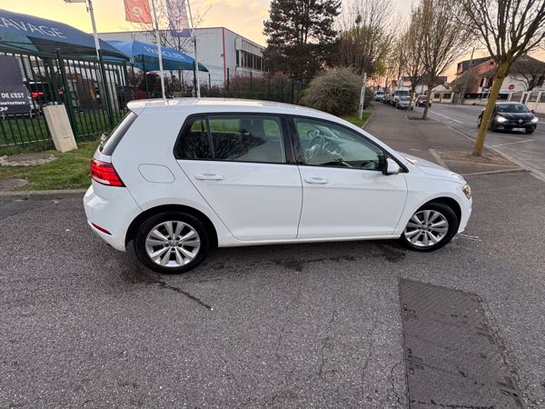 Volkswagen Golf VII (2) 1.6 TDI 115 BLUEMOTION TECHNOLOGY CONFORTLINE 5P