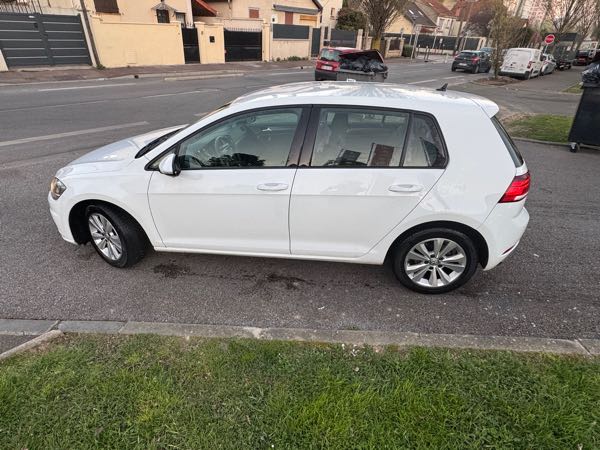 Volkswagen Golf VII (2) 1.6 TDI 115 BLUEMOTION TECHNOLOGY CONFORTLINE 5P