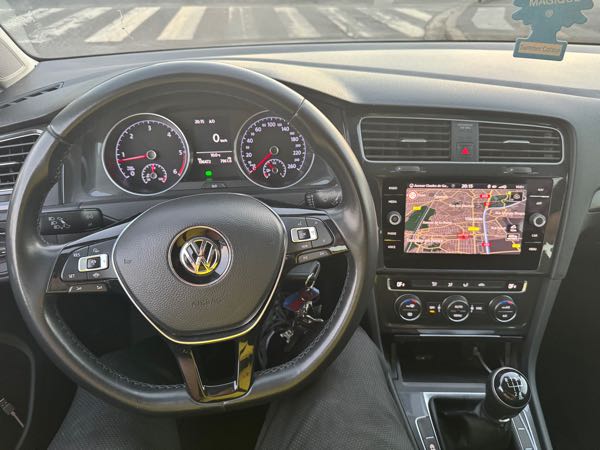 Volkswagen Golf VII (2) 1.6 TDI 115 BLUEMOTION TECHNOLOGY CONFORTLINE 5P