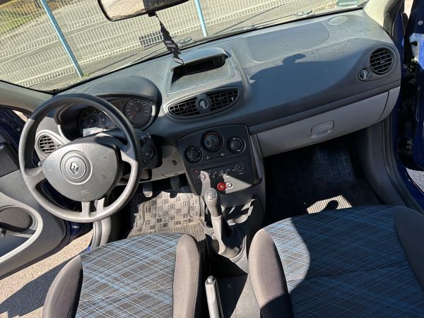 Renault Clio III (2) 1.2 16V 75 AUTHENTIQUE 3P EURO5