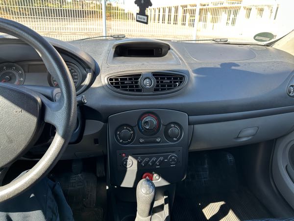 Renault Clio III (2) 1.2 16V 75 AUTHENTIQUE 3P EURO5