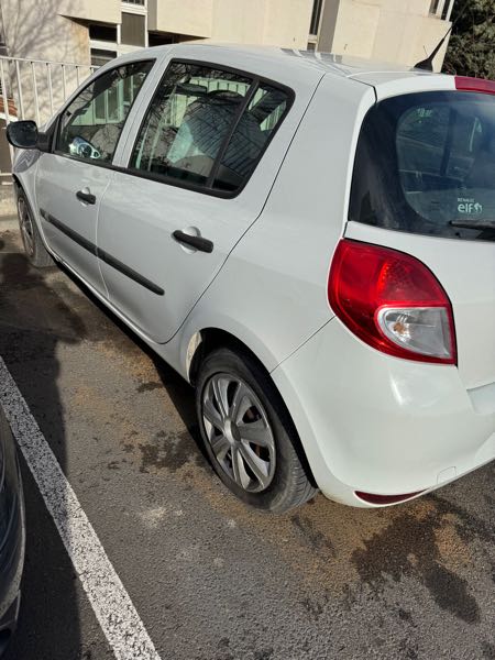 Renault Clio III (2) 1.2 75 5P