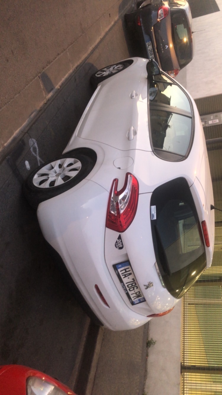 Peugeot 208 (2) 1.0 PURETECH 68 LIKE 3P