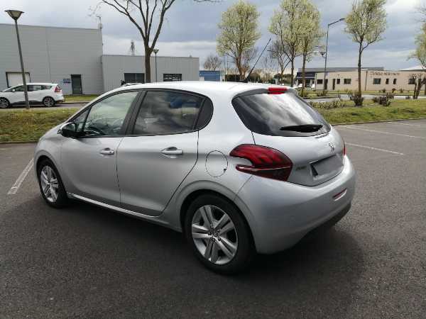 Peugeot 208 (2) 1.2 PURETECH 82 STYLE 5P