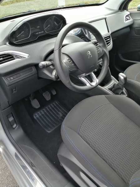 Peugeot 208 (2) 1.2 PURETECH 82 STYLE 5P