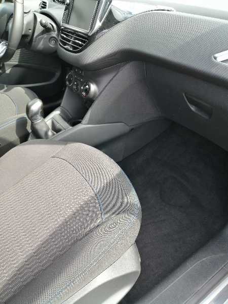 Peugeot 208 (2) 1.2 PURETECH 82 STYLE 5P