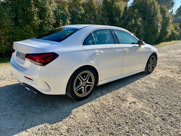 Mercedes-Benz Classe A IV BERLINE 180 D AMG LINE 8G-DCT