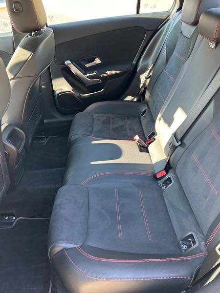 Mercedes-Benz Classe A IV BERLINE 180 D AMG LINE 8G-DCT