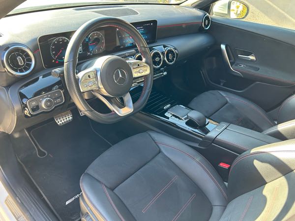 Mercedes-Benz Classe A IV BERLINE 180 D AMG LINE 8G-DCT