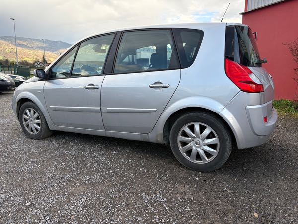 Renault Scenic II (2) 2.0 16V 135 PRIVILEGE