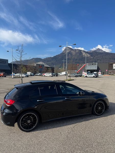 Mercedes-Benz Classe A IV BERLINE 180 D AMG LINE 7G-DCT