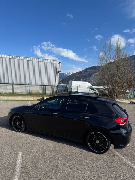 Mercedes-Benz Classe A IV BERLINE 180 D AMG LINE 7G-DCT