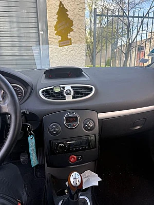 Renault Clio clio3 essence 5porte 85 cv