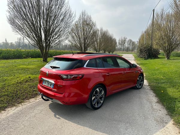 Renault Megane IV ESTATE 1.5 DCI 115 BLUE INTENS EDC