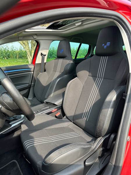 Renault Megane IV ESTATE 1.5 DCI 115 BLUE INTENS EDC