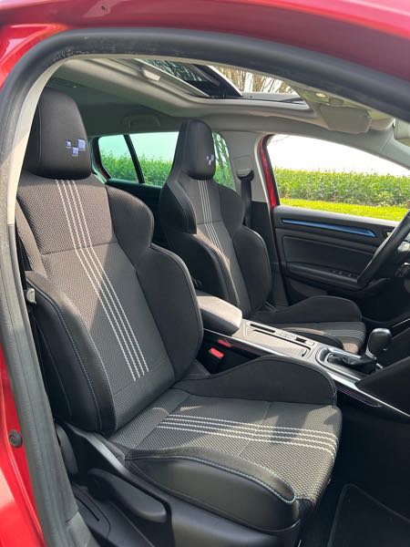 Renault Megane IV ESTATE 1.5 DCI 115 BLUE INTENS EDC