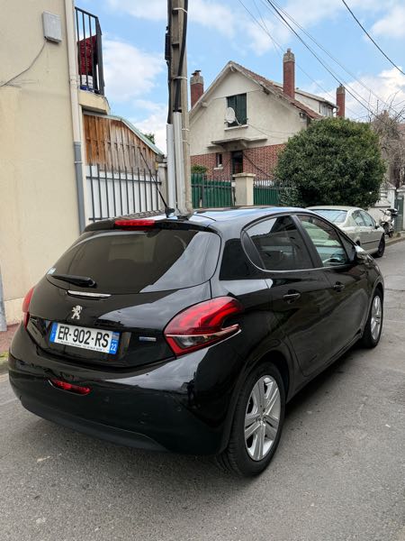 Peugeot 208 (2) 1.2 PURETECH 82 STYLE 5P