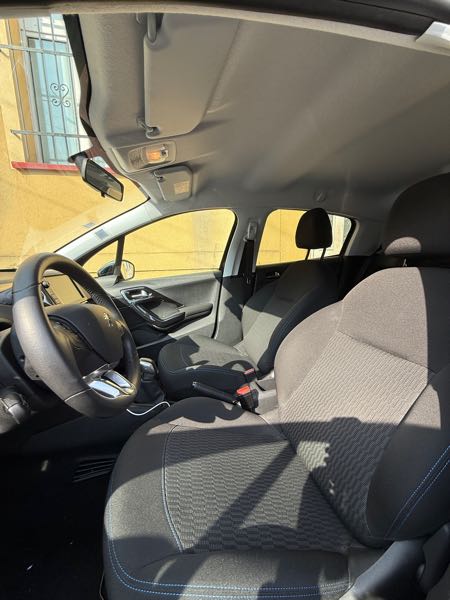 Peugeot 208 (2) 1.2 PURETECH 82 STYLE 5P