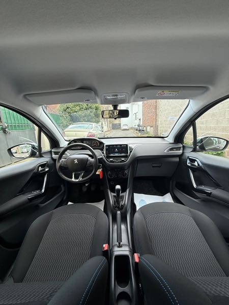 Peugeot 208 (2) 1.2 PURETECH 82 STYLE 5P