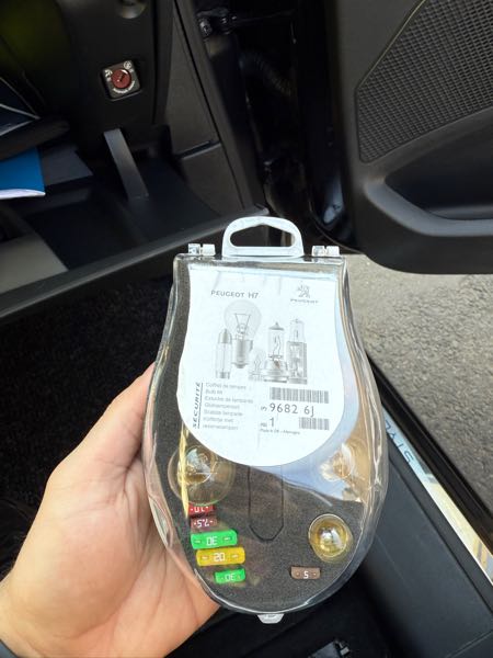 Peugeot 208 (2) 1.2 PURETECH 82 STYLE 5P