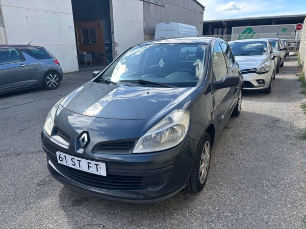 Renault Clio III (2) 1.5 DCI 90 NIGHT&amp;DAY 5P ECO2