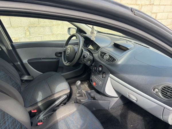 Renault Clio III (2) 1.5 DCI 90 NIGHT&amp;DAY 5P ECO2
