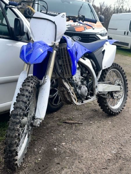 YAMAHA YZF