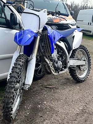 YAMAHA YZF