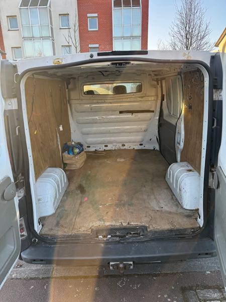Opel Vivaro COMBI 1.9 DTI K2700 C1