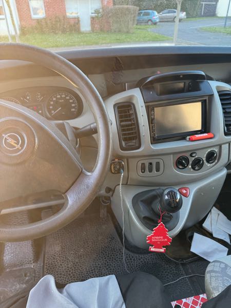 Opel Vivaro COMBI 1.9 DTI K2700 C1