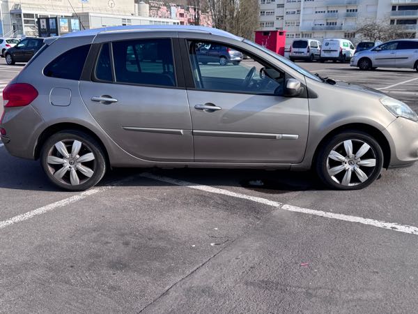 Renault Clio RENAULT CLIO 3 ESTATE DCI 105 ECO2 Exception TomTom