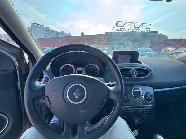 Renault Clio RENAULT CLIO 3 ESTATE DCI 105 ECO2 Exception TomTom