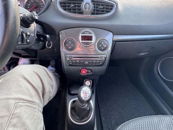 Renault Clio RENAULT CLIO 3 ESTATE DCI 105 ECO2 Exception TomTom