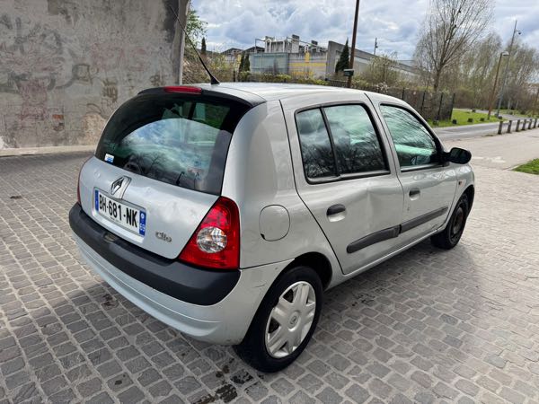 Renault Clio III 1.2 60 AUTHENTIQUE 5P