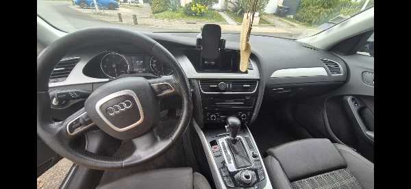 Audi A4 IV (2) AVANT 2.0 TDI 143 AMBIENTE MULTITRONIC